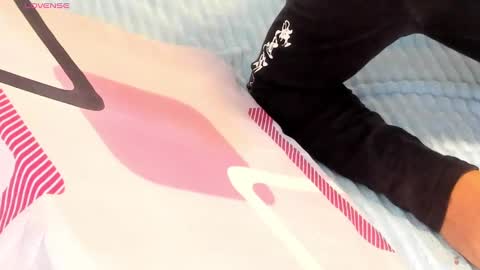 paranoidtemptaion_ online show from 12, 9, 2025