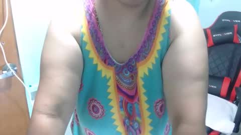 Snapshot of pareja_explosivasexx chatting on 21, 10, 2025 Luna online show from 21, 10, 2025