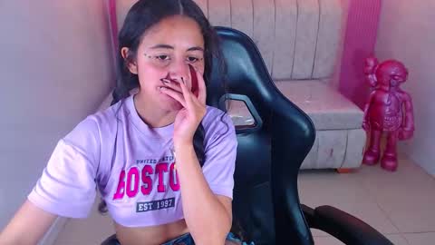 Snapshot of paris_1sub chatting on 8, 9, 2025 Paris 1sub online show from 8, 9, 2025