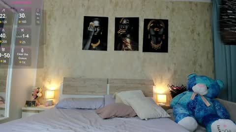 Snapshot of paris_x_hilton chatting on 12, 12, 2024 Paris online show from 12, 12, 2024