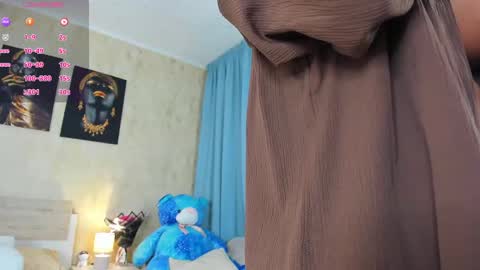 Snapshot of paris_x_hilton chatting on 7, 2, 2025 Paris online show from 7, 2, 2025