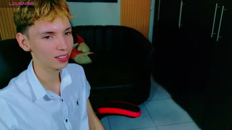 Snapshot of park_jimin1 chatting on 23, 11, 2025 park_jimin1 online show from 23, 11, 2025