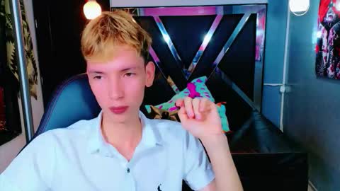 Snapshot of park_jimin1 chatting on 30, 11, 2025 park_jimin1 online show from 30, 11, 2025