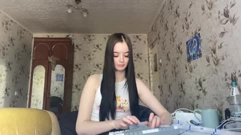 Snapshot of partheniamachle chatting on 18, 5, 2026 Milana online show from 18, 5, 2026