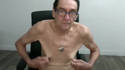 Snapshot of pastelito76 chatting on 21, 9, 2025 Bob online show from 21, 9, 2025