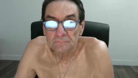 Snapshot of pastelito76 chatting on 26, 9, 2025 Bob online show from 26, 9, 2025