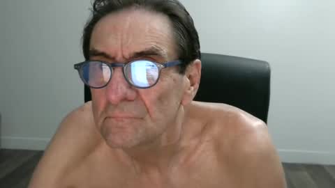 Snapshot of pastelito76 chatting on 29, 9, 2025 Bob online show from 29, 9, 2025