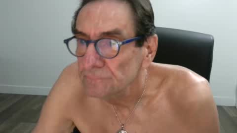 Snapshot of pastelito76 chatting on 5, 10, 2025 Bob online show from 5, 10, 2025