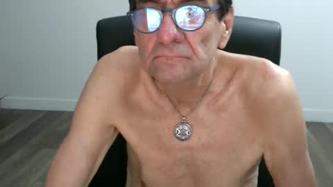 Snapshot of pastelito76 chatting on 13, 10, 2025 Bob online show from 13, 10, 2025