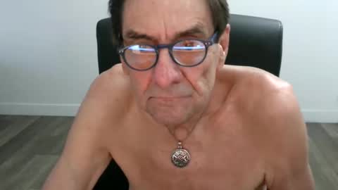 Snapshot of pastelito76 chatting on 15, 10, 2025 Bob online show from 15, 10, 2025