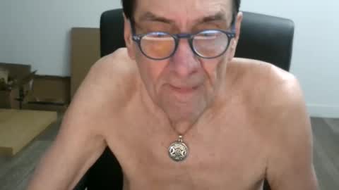 Snapshot of pastelito76 chatting on 5, 11, 2025 Bob online show from 5, 11, 2025