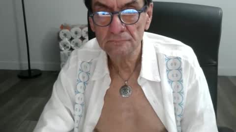 Snapshot of pastelito76 chatting on 1, 12, 2025 Bob online show from 1, 12, 2025