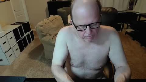 Snapshot of patrickstroking chatting on 5, 1, 2025 patrickstroking online show from 5, 1, 2025