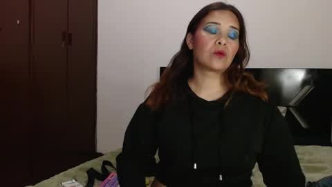 Snapshot of paula_anderson chatting on 7, 5, 2026 PAULA online show from 7, 5, 2026