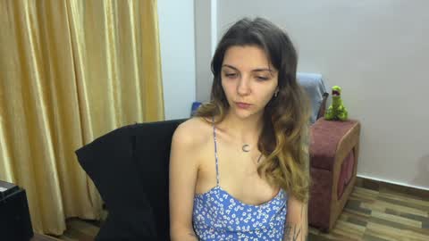 Isla  Chase online show from 8, 2, 2025