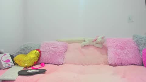 call me ur bbygurl online show from 19, 1, 2025