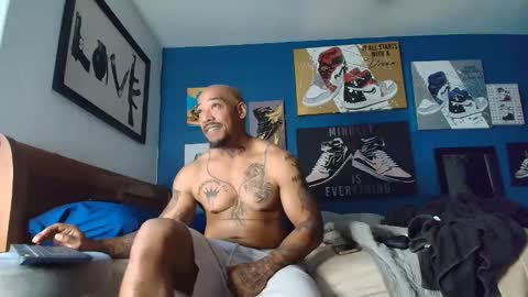 Snapshot of pcuddy3 chatting on 27, 11, 2025 Phenomenal online show from 27, 11, 2025