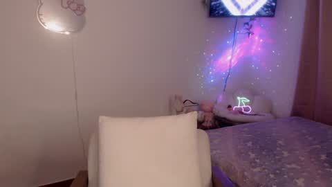 Snapshot of peacherry_ chatting on 5, 2, 2025 peacherry_ online show from 5, 2, 2025