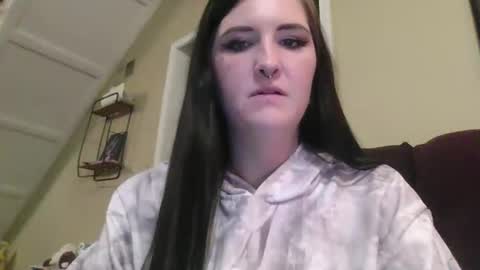 Snapshot of peachesxcreme chatting on 4, 10, 2025 peachesxcreme online show from 4, 10, 2025