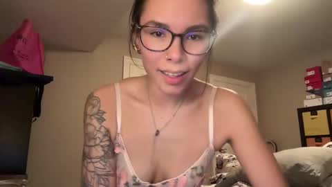 peachteases online show from 25, 4, 2026