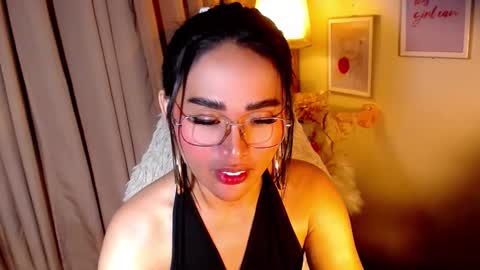 Snapshot of peakaboo_xx chatting on 19, 5, 2026 Angel Creamdensada online show from 19, 5, 2026