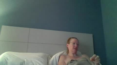 peanutbutterandjealous1 online show from 14, 6, 2026