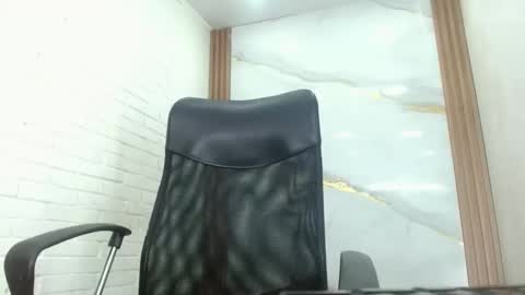 Penelopee Rouse online show from 25, 10, 2025