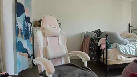 Snapshot of pennybabyy chatting on 6, 5, 2026 Penny Lane online show from 6, 5, 2026