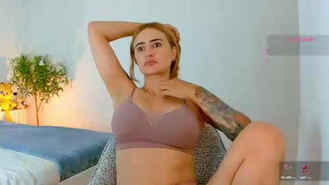 Hi Im Penelope  better vibrations  1111 online show from 11, 7, 2026