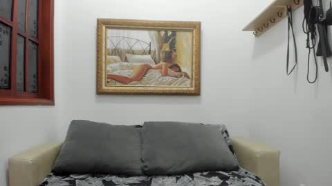 Snapshot of perla_8710 chatting on 11, 10, 2025 Diana And Alan online show from 11, 10, 2025