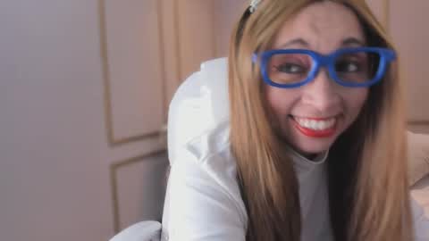 PerlaPreciosa online show from 1, 2, 2026