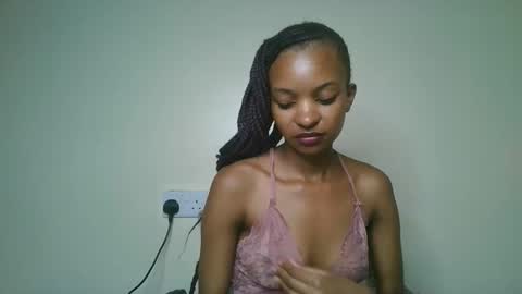 Snapshot of petal_palette chatting on 14, 5, 2026 Lolly online show from 14, 5, 2026