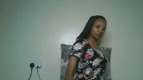 Snapshot of petal_palette chatting on 17, 5, 2026 Lolly online show from 17, 5, 2026