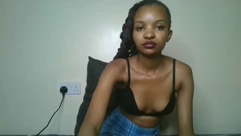 Snapshot of petal_palette chatting on 25, 5, 2026 Lolly online show from 25, 5, 2026