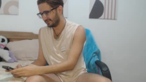 Snapshot of peter_x_annaud chatting on 15, 11, 2025 FELIPE online show from 15, 11, 2025