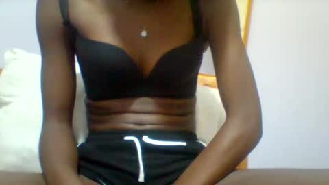 Snapshot of petite_ariana chatting on 17, 2, 2026 ariana online show from 17, 2, 2026