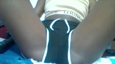 Snapshot of petite_ariana chatting on 28, 2, 2026 ariana online show from 28, 2, 2026