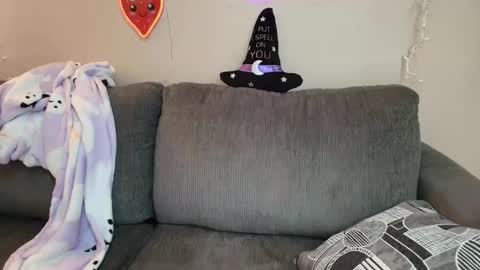 Snapshot of petite_cupcake chatting on 1, 10, 2025 Little cupcake online show from 1, 10, 2025