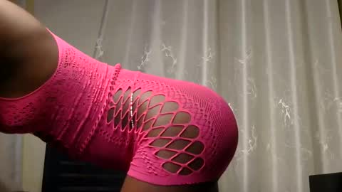 Snapshot of petite_freakette chatting on 18, 4, 2026 Moon online show from 18, 4, 2026