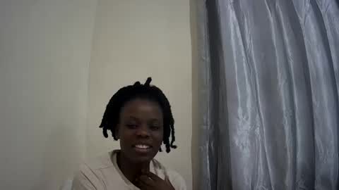petite_melan online show from 17, 10, 2025