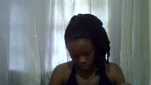 petite_melan online show from 6, 11, 2025