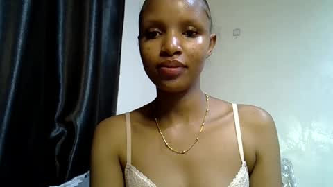 petite_melinda online show from 8, 6, 2026