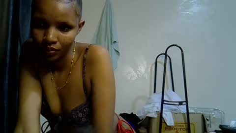 petite_melinda online show from 10, 6, 2026