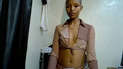 petite_melinda online show from 12, 6, 2026