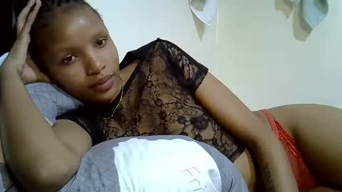 Snapshot of petite_melinda chatting on 29, 6, 2026 petite_melinda online show from 29, 6, 2026