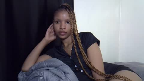Snapshot of petite_melinda chatting on 22, 7, 2026 petite_melinda online show from 22, 7, 2026
