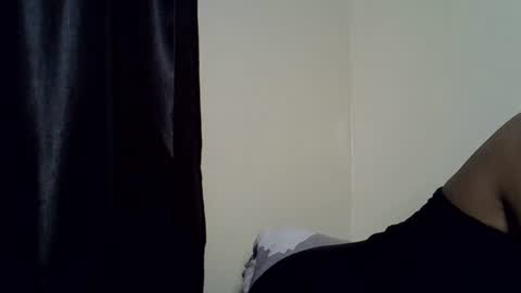 Snapshot of petite_melinda chatting on 23, 7, 2026 petite_melinda online show from 23, 7, 2026