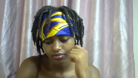 petite_star2 online show from 15, 12, 2025