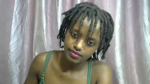 petite_star2 online show from 18, 12, 2025