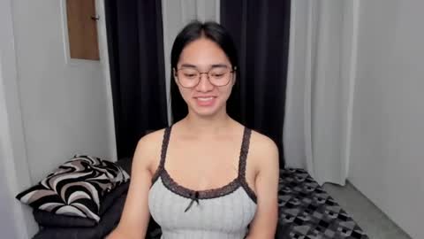 Snapshot of petiteasianmarian chatting on 13, 5, 2026 bigcock Marian online show from 13, 5, 2026